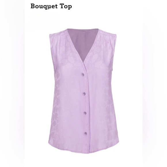 Cabi nwot bouquet top s - Picture 2 of 2